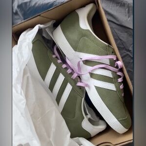 Adidas Originals Gazelle in Focus Olive / Cloud White / Off White - Size 7M/8W